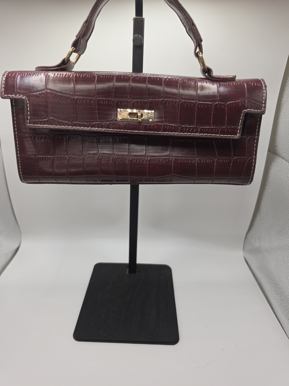 Kelly Cut 57 Bordeaux Red Porosus Croc-Embossed Top Handle Clutch Handbag